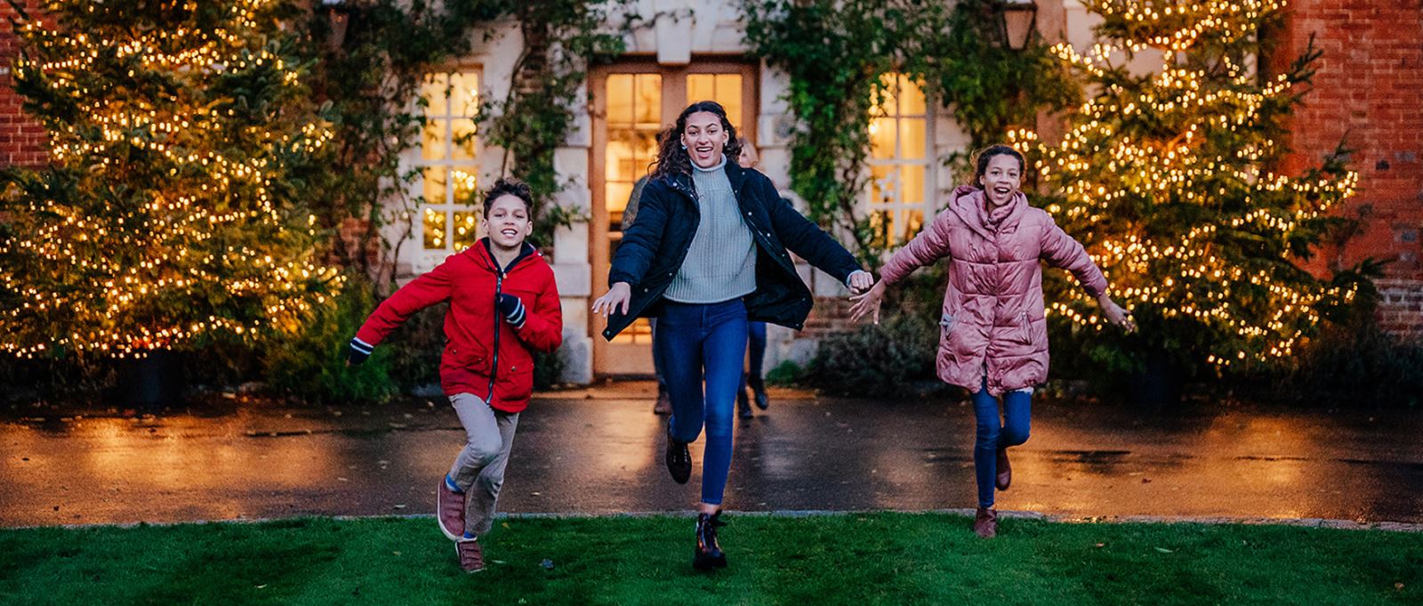 Lainston House Hotel at Christmas credit Feasts, Shoots & Leaves 